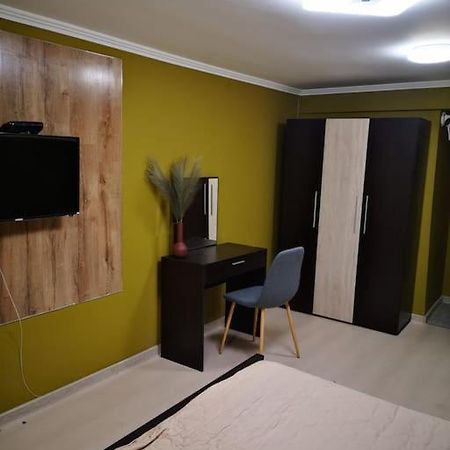 Студиото Е Партер От Жилищна Сграда. Топ Център. Apartment Варна Екстериор снимка