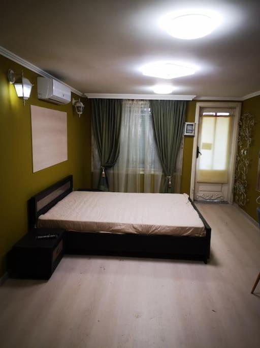 Студиото Е Партер От Жилищна Сграда. Топ Център. Apartment Варна Екстериор снимка