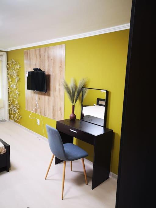 Студиото Е Партер От Жилищна Сграда. Топ Център. Apartment Варна Екстериор снимка
