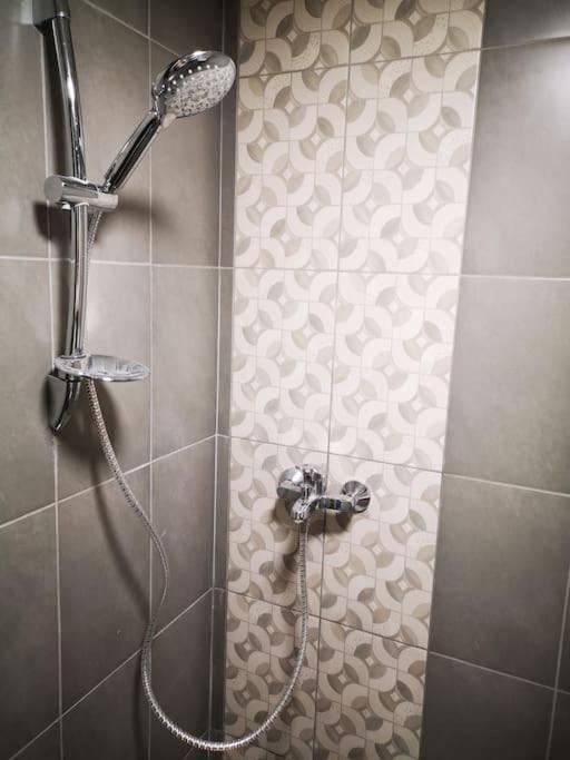 Студиото Е Партер От Жилищна Сграда. Топ Център. Apartment Варна Екстериор снимка